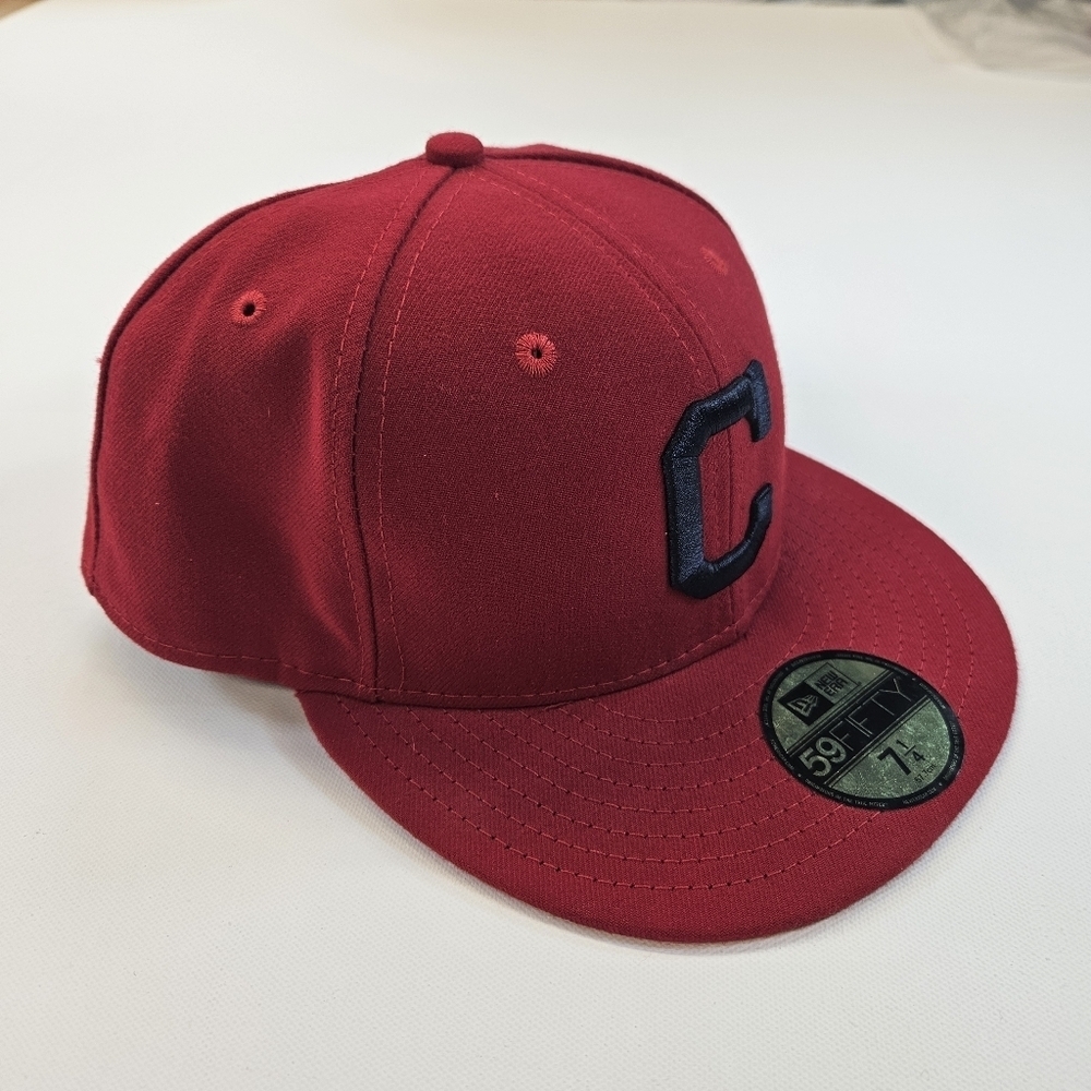 Cleveland Indians Guardians New Era Low Profile ALT 59FIFTY Fitted Hat-Red